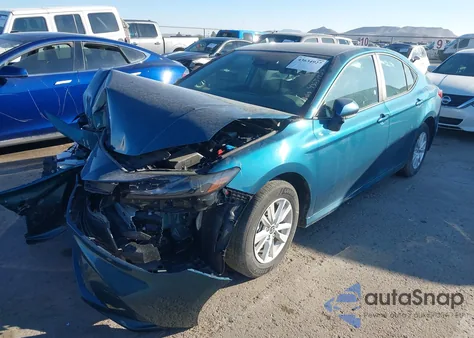 2025 Toyota Camry Le z USA, uszkodzony, nr VIN 4T1DAACK8SU521458